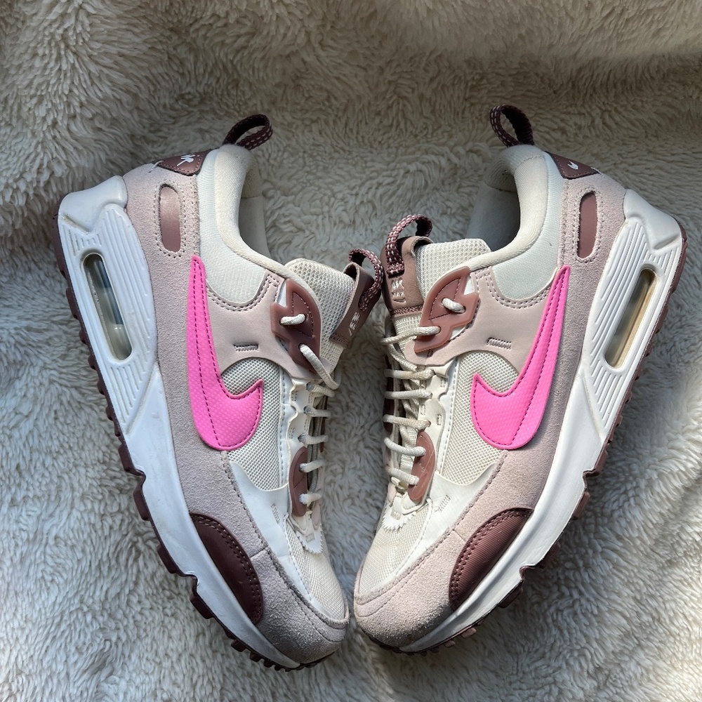 Nike Air Max 90 Futura Women's Sneaker